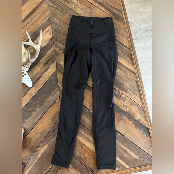 Black pocket/mesh lululemon leggings - Picture 1 of 4
